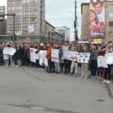 Skup u Nišu ispred suda, ispraćaj studenata za Kragujevac 4