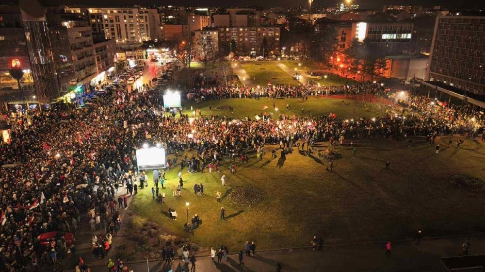 Kako je agencija AP izveštavala o dočeku studenata u Kragujevcu: Protesti uzdrmali čvrstu vlast Vučića 11