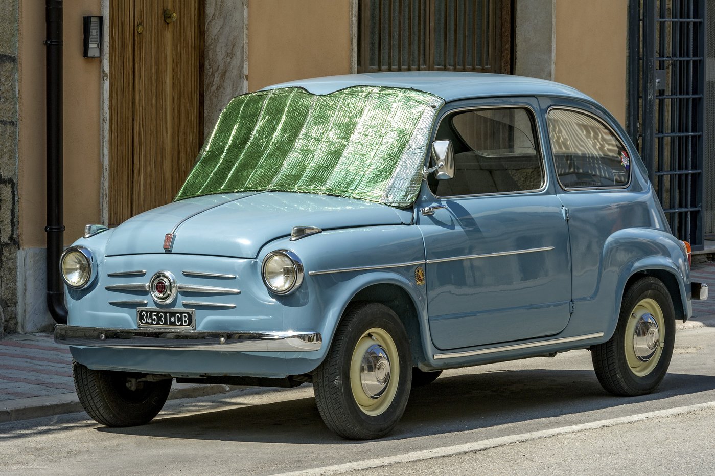 Fiat 600 slavi 70. rođendan: Od kultnog italijanskog automobila nastao legendarni fića 1