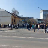 Lekari održali pomen za nastradale u Novom Sadu ispred Kliničkog centra Vojvodine: Sindikatu onemogućeno da održi sednicu nakon toga 4