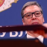 "Ne mogu da prestanem da se smejem": Reakcije na Vučićevu tvrdnju da su se ljudi na protestu kretali levo-desno kako bi izgledalo da ih je više 5