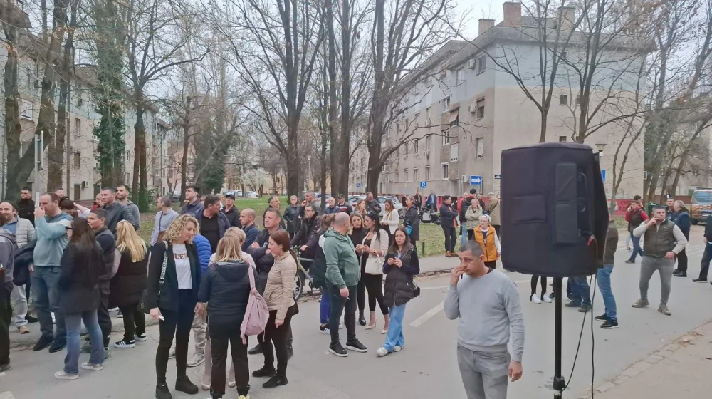 NDNV: Napadnuta novinarka na javnom skupu u Novom Sadu, policija odbila da reaguje (VIDEO) 9